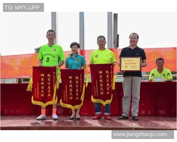 母校赠送足球明星圆梦计划 助力青少年追逐足球梦想 母校赠送足球明星圆梦计划 助力青少年追逐足球梦想