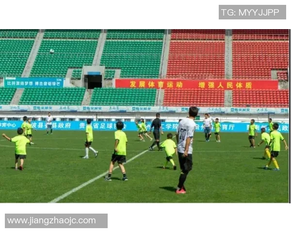 足球巨星慷慨捐赠家乡体育设施助力青少年发展成就梦想 足球巨星慷慨捐赠家乡体育设施助力青少年发展成就梦想