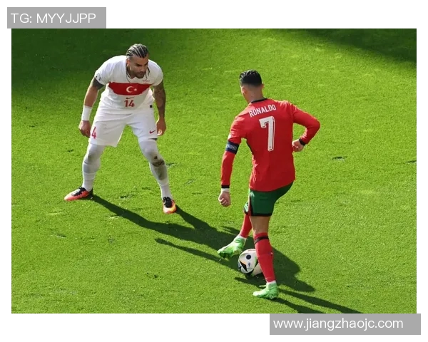 足球球星因意外扭伤伤情牵动球迷关注康复进展备受期待 足球球星因意外扭伤伤情牵动球迷关注康复进展备受期待